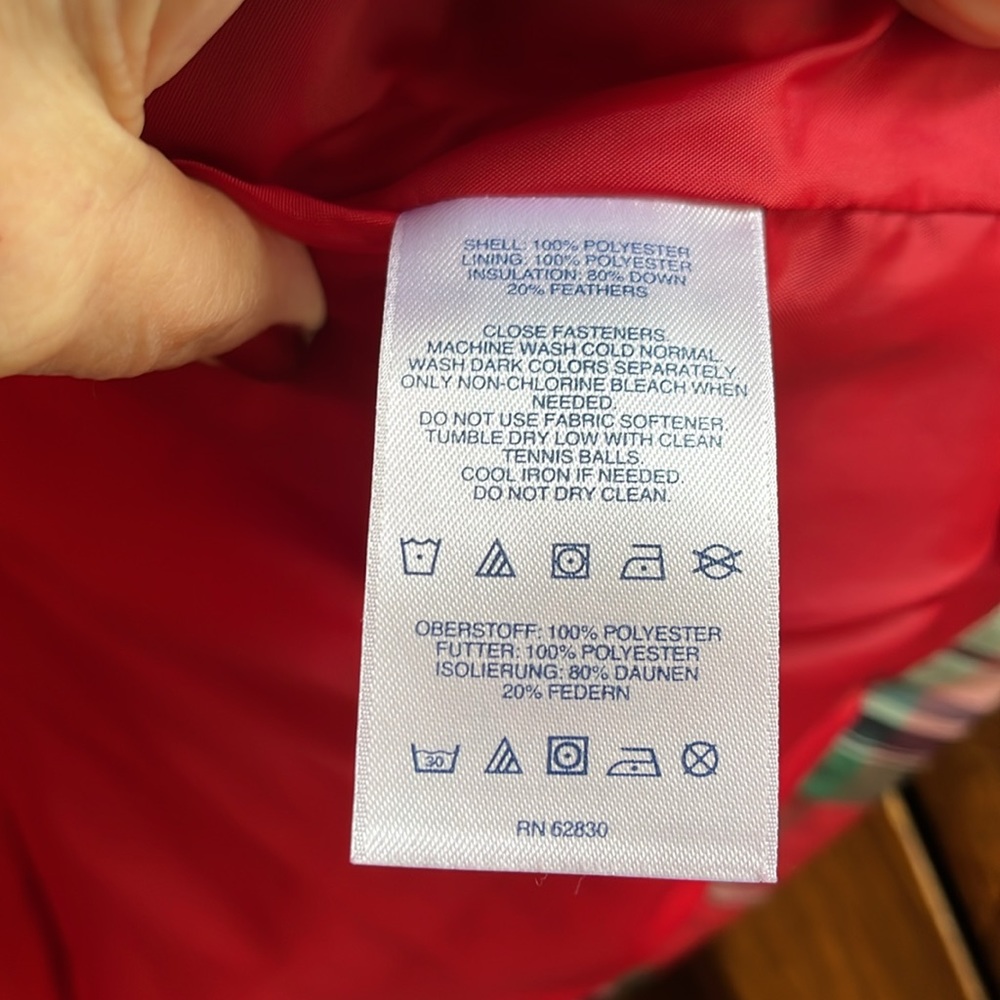 Land’s End Puffer Vest - Picture 4 of 6